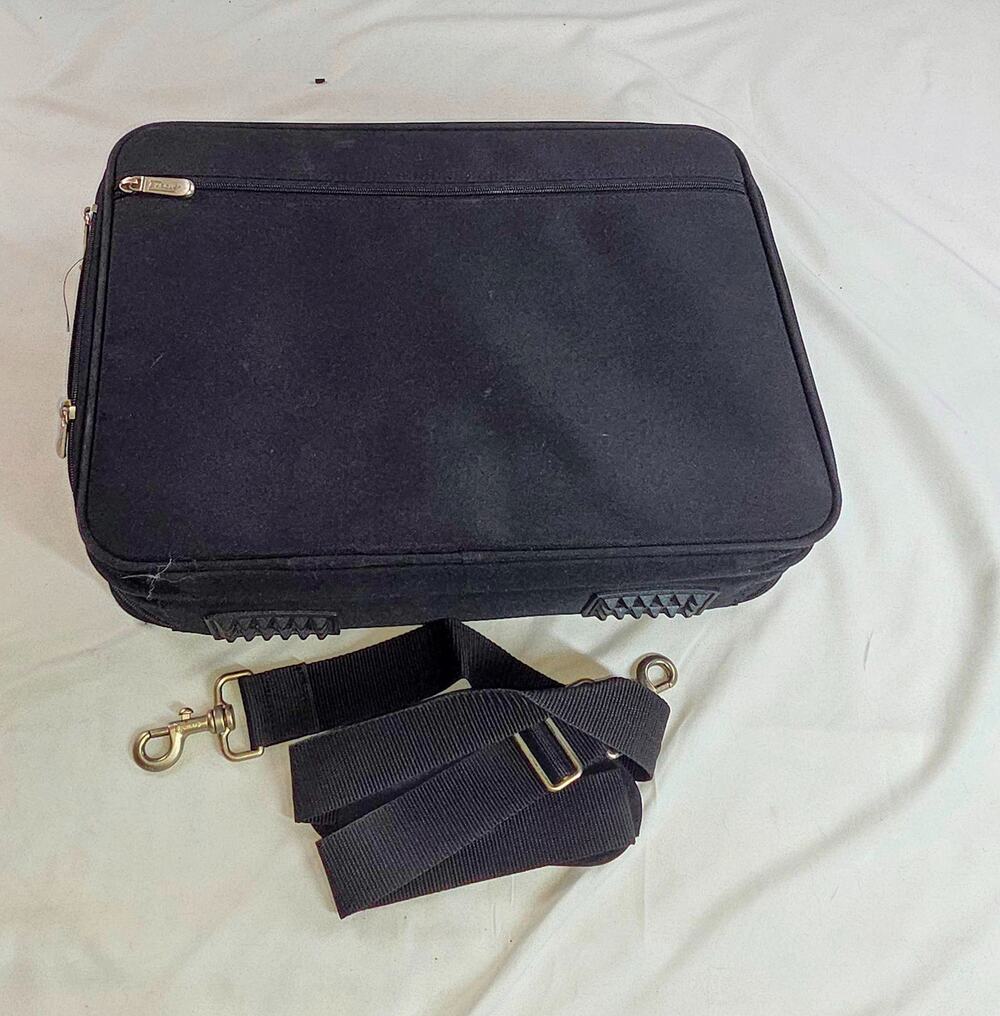 Targus Laptop Computer Bag Notebook Case Corporate Traveler Briefcase Black
